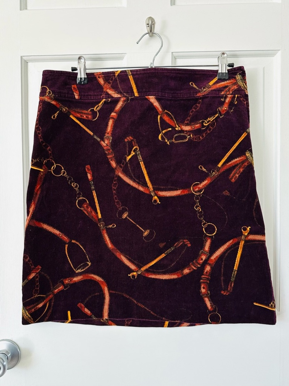 TALBOTS Corduroy Horse Bit Equestrian Mini Skirt Preppy Classic Burgundy Size 8 - Picture 2 of 9